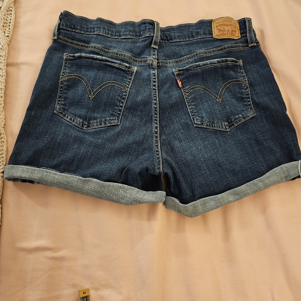 Levis Womens Mid Length Denim Shorts Blue ‎ Size 32